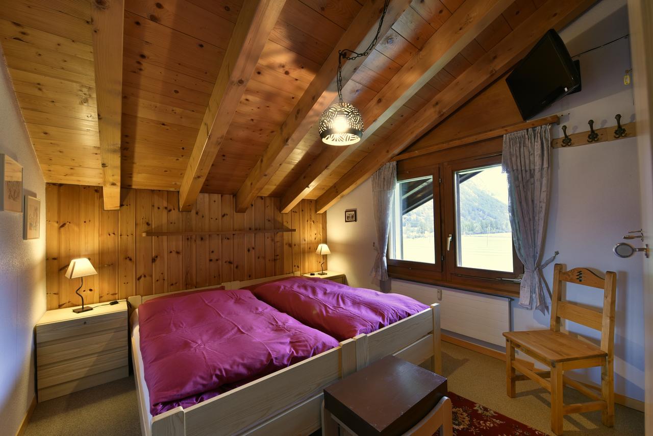 Cosy 3.5 Piece A Taesch Apartment ภายนอก รูปภาพ