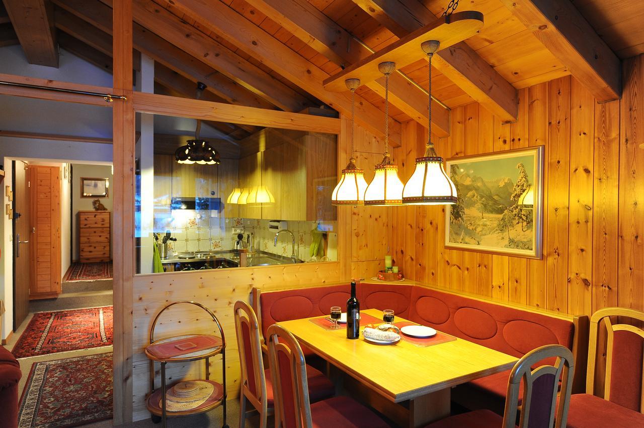 Cosy 3.5 Piece A Taesch Apartment ภายนอก รูปภาพ
